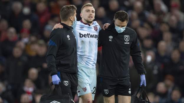 West Ham: Jarrod Bowen avoids serious injury after limping off at Liverpool