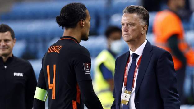 Norway 1-1 Netherlands: Dutch draw in Louis van Gaal's first game back