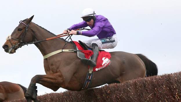 Fugitif strikes late for December Gold Cup win