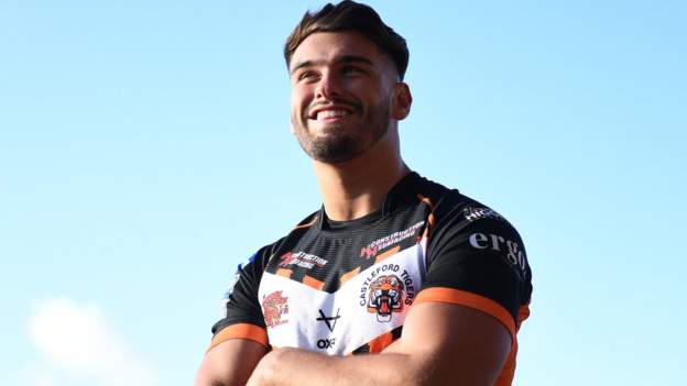 Castleford release O’Neill to go on Love Island