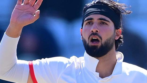 Saqib Mahmood: Lancashire and England quick bowler suffers recurrence of again damage