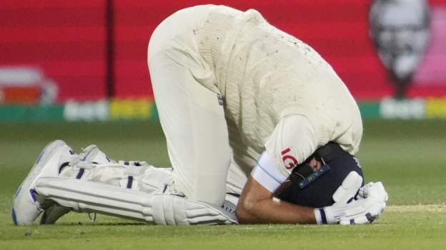 Ashes: Joe Root puts everything on the line for England in Adelaide