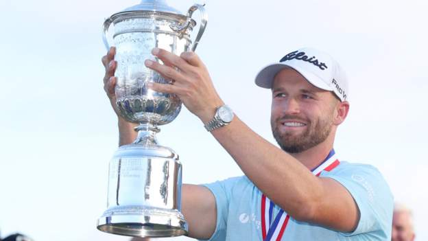 Clark holds off McIlroy’s challenge to win US Open