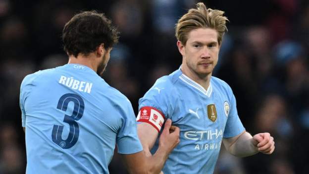 Manchester City 5-0 Huddersfield: Kevin de Bruyne returns as holders breeze through