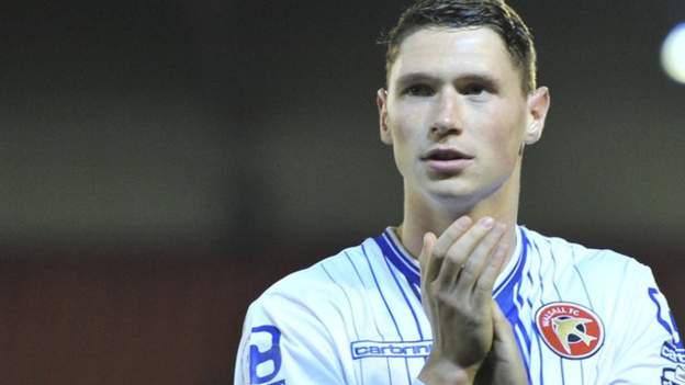 George Evans: Reading sign Manchester City midfielder - BBC Sport