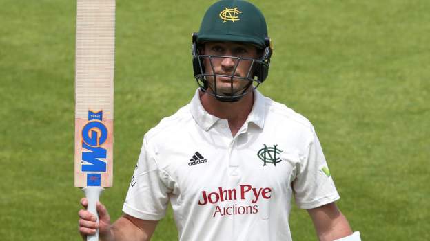 Nottinghamshire re-sign NZ batter Young for 2024
