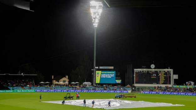 Inglaterra en Australia: el tercer Twenty20 interrumpido por la lluvia en Canberra