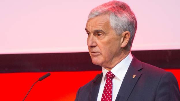 Davies 'can't see' clubs blocking WRU reform