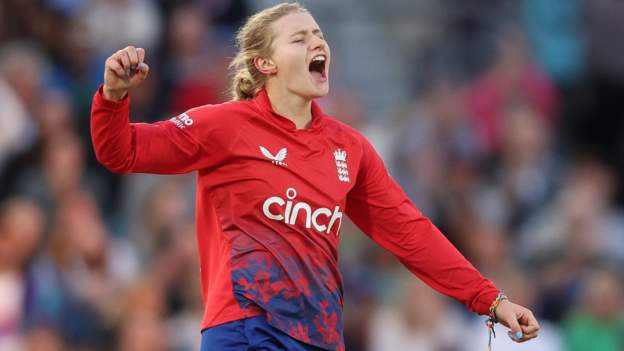 England keep Ashes hopes alive with win in second T20