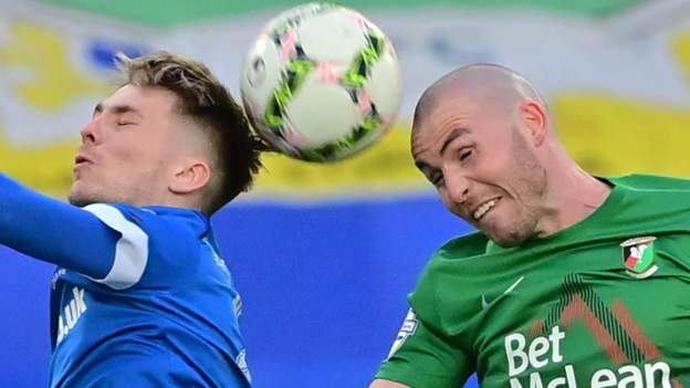 Linfield keep title race alive with 'Big Two' draw