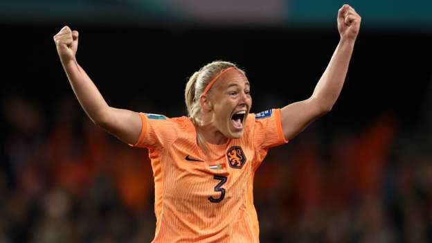 Van der Gragt gives Netherlands win over Portugal