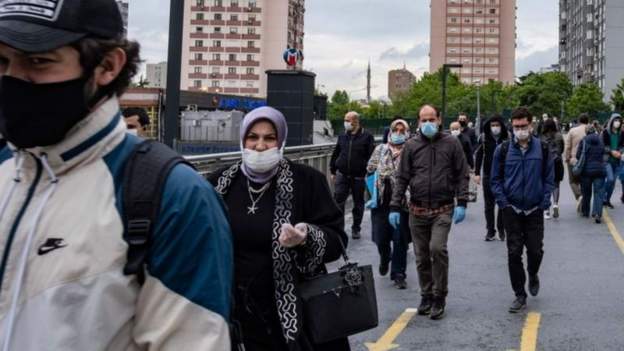 Türkiye genelinde maske takma zorunluluğu getirildi