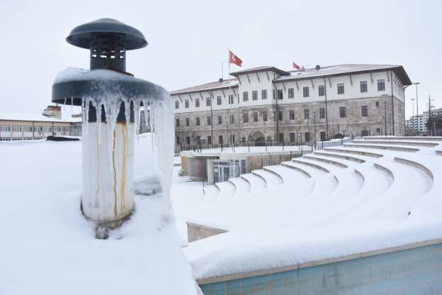 Birçok ilde okullar tatil