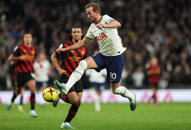 Harry Kane controls the ball.