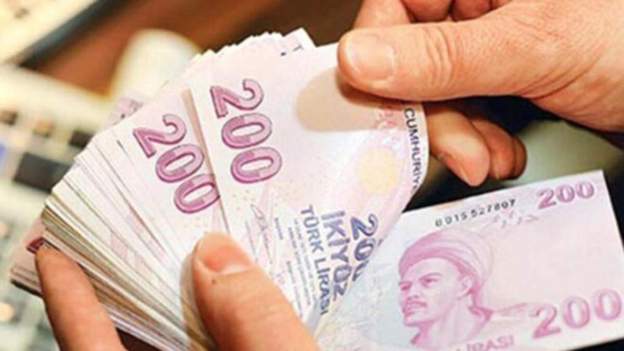 Türk Lirası haftaya değer kaybıyla başladı