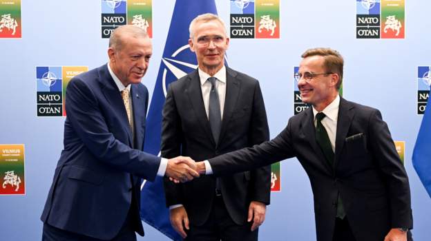 Turkey finally approves Sweden’s bid to join Nato.