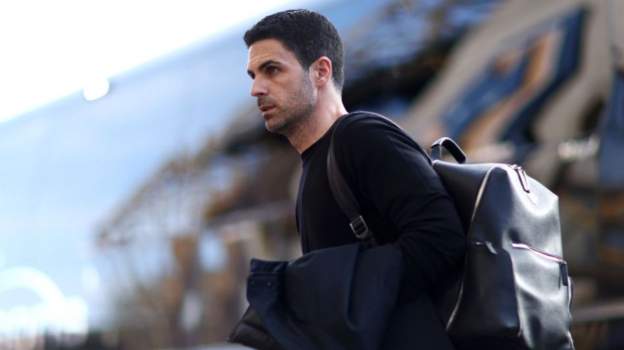 Mikel Arteta arrives at Molineux