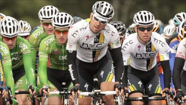Mark Cavendish (right)