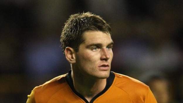 Brighton & Hove Albion sign Wolves striker Sam Vokes - BBC Sport