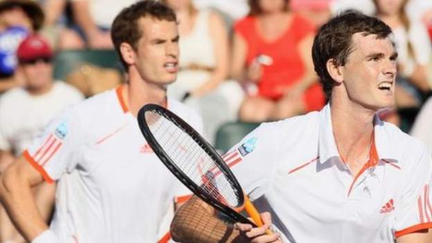 Andy Murray and brother Jamie edge 'Battle of Britain' doubles - BBC Sport