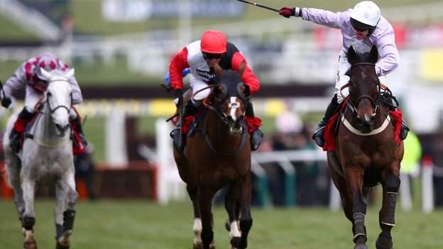 Jockey Paul Carberry on Solwhit (right)
