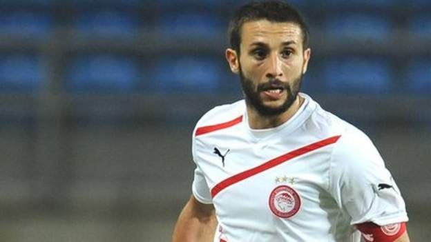 Djamel Abdoun: Nottingham Forest sign Algeria winger - BBC Sport