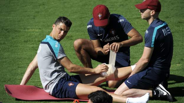 ronaldo-limps-out-of-portugal-training
