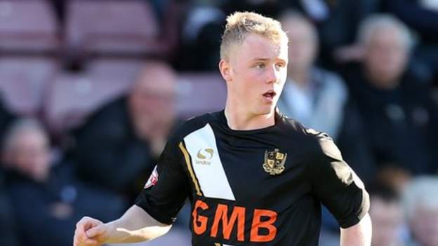 Jack Grimmer: Fulham defender joins Shrewsbury on loan - BBC Sport