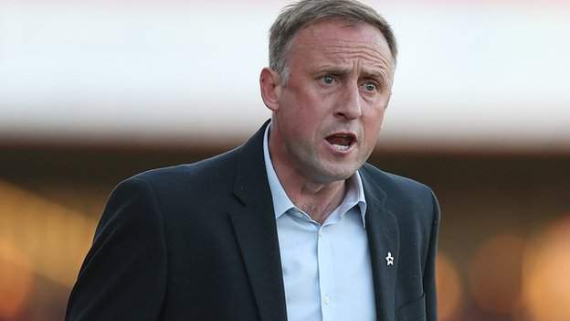 Mark Yates angered by Richard Money 'non-league' jibe - BBC Sport