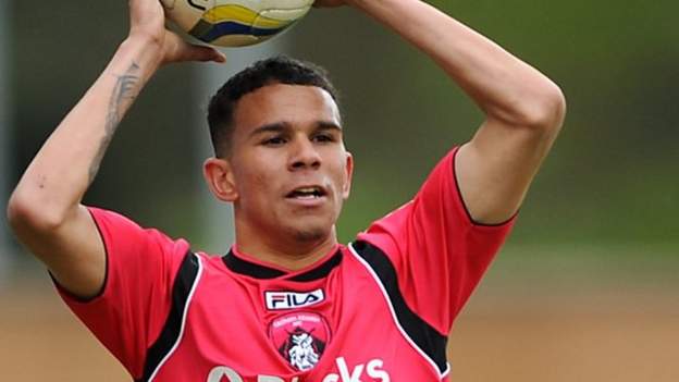 Carlisle Sign Oldham Defender Connor Brown On 28 Day Loan Bbc Sport 9483