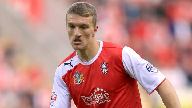 Joe Skarz: Oxford United sign ex-Rotherham United defender - BBC Sport