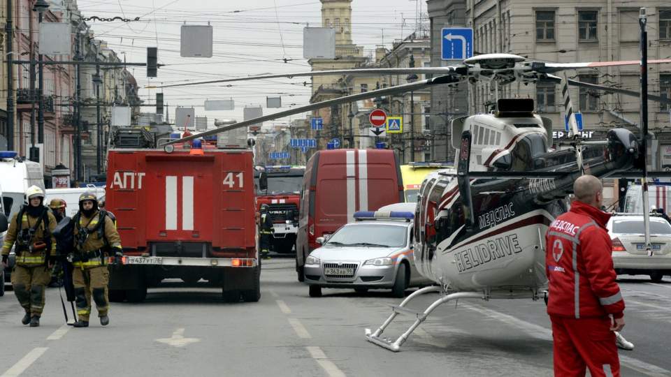 Взрыв в спб в метро фото