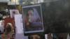 Сторонники белуджского политического активиста Каримы Белудж держат ее фотографии во время митинга, посвященного ее убийству, в Кветте, столице провинции Белуджистан, Пакистан, 23 декабря 2020 года.