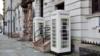 Белые телефонные будки в Халле