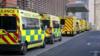 Машины скорой помощи возле Королевской лондонской больницы