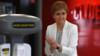 Nicola Sturgeon дезинфицирующее средство для рук