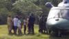 Полиция разговаривает с подозреваемыми в Нгабе-Бугле