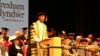 Колин Джексон на церемонии в Wrexham Glyndwr University