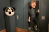 Марионетка Эда Ширана и маска панды из видео «Мне все равно»