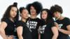 Пять женщин с афро-волосами