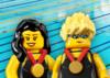 Фигурки сингапурских паралимпийцев Ип Пин Сю и Терезы Го из Lego