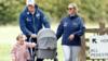 Майк Тиндалл и Зара Тиндалл со своими дочерьми Миа Тиндалл и Лена Тиндалл (в коляске) на испытаниях лошадей в поместье Уотли в парке Гэткомб в сентябре 2018 г.
