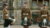Парад Королевского полка Шотландии в казармах Редфорд в Эдинбурге