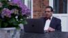 Доктор Ахтар подключается по видеосвязи из своего дома в Эссексе