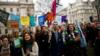 Протестующие против изменения климата в Вестминстере