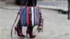Модная сумка с лисьим хвостом (фото из файла)