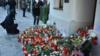 Цветы и свечи возложены во время церемонии поминовения четырех человек, погибших в результате теракта в Вене 5 ноября 2020 года
