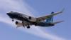 Самолет Boeing 737 MAX приземляется после испытательного полета на аэродроме Боинг-Филд в Сиэтле.