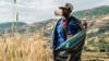 Фермер и боец ??ополчения на северо-западе Гондэра, Эфиопия, 8 ноября 2020 года