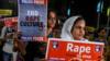 Демонстранты в Индии держат плакаты в знак протеста против сексуальных посягательств на женщин, фото из файла